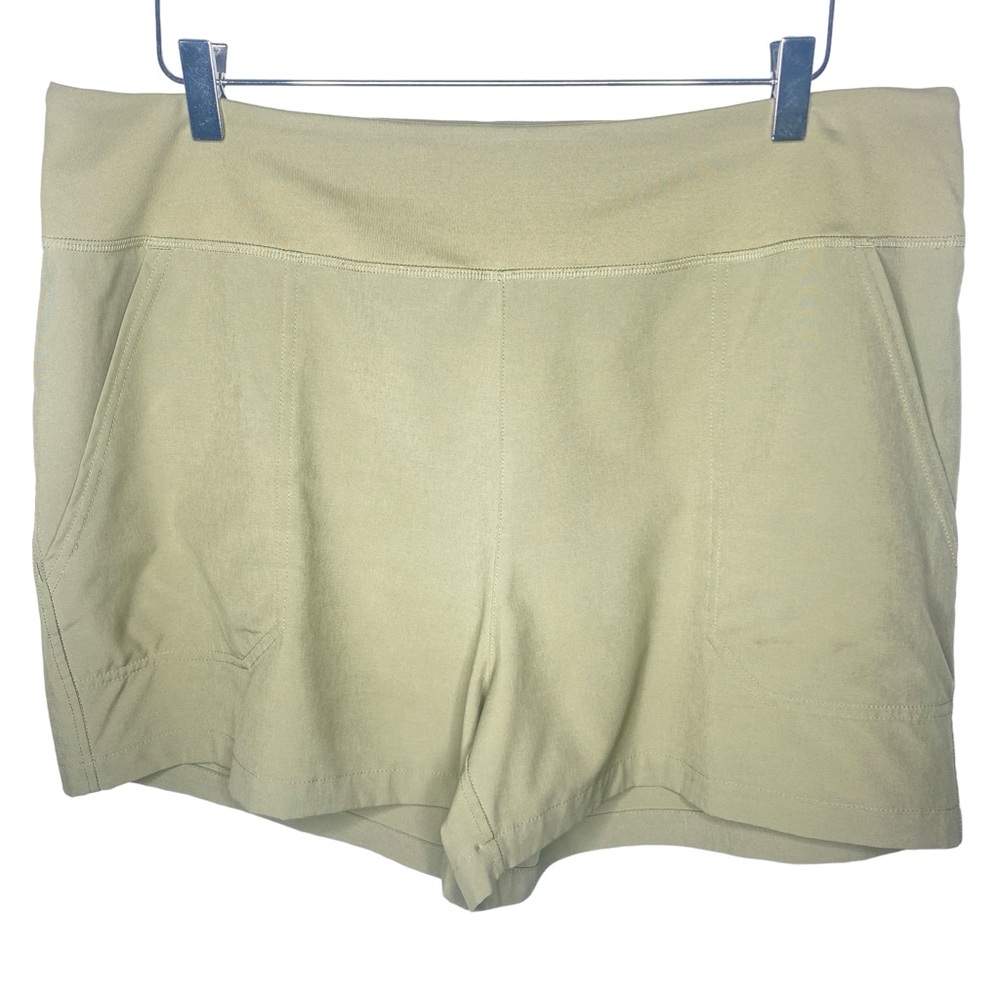 Patagonia tan wide soft waist band light weight shorts with pockets size XL